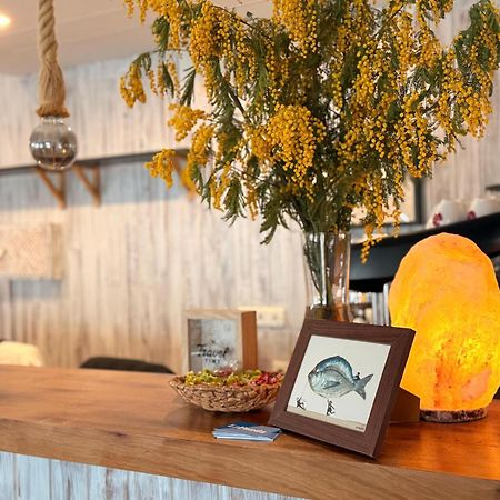 カダケス La Fonda Bed & Breakfast エクステリア 写真