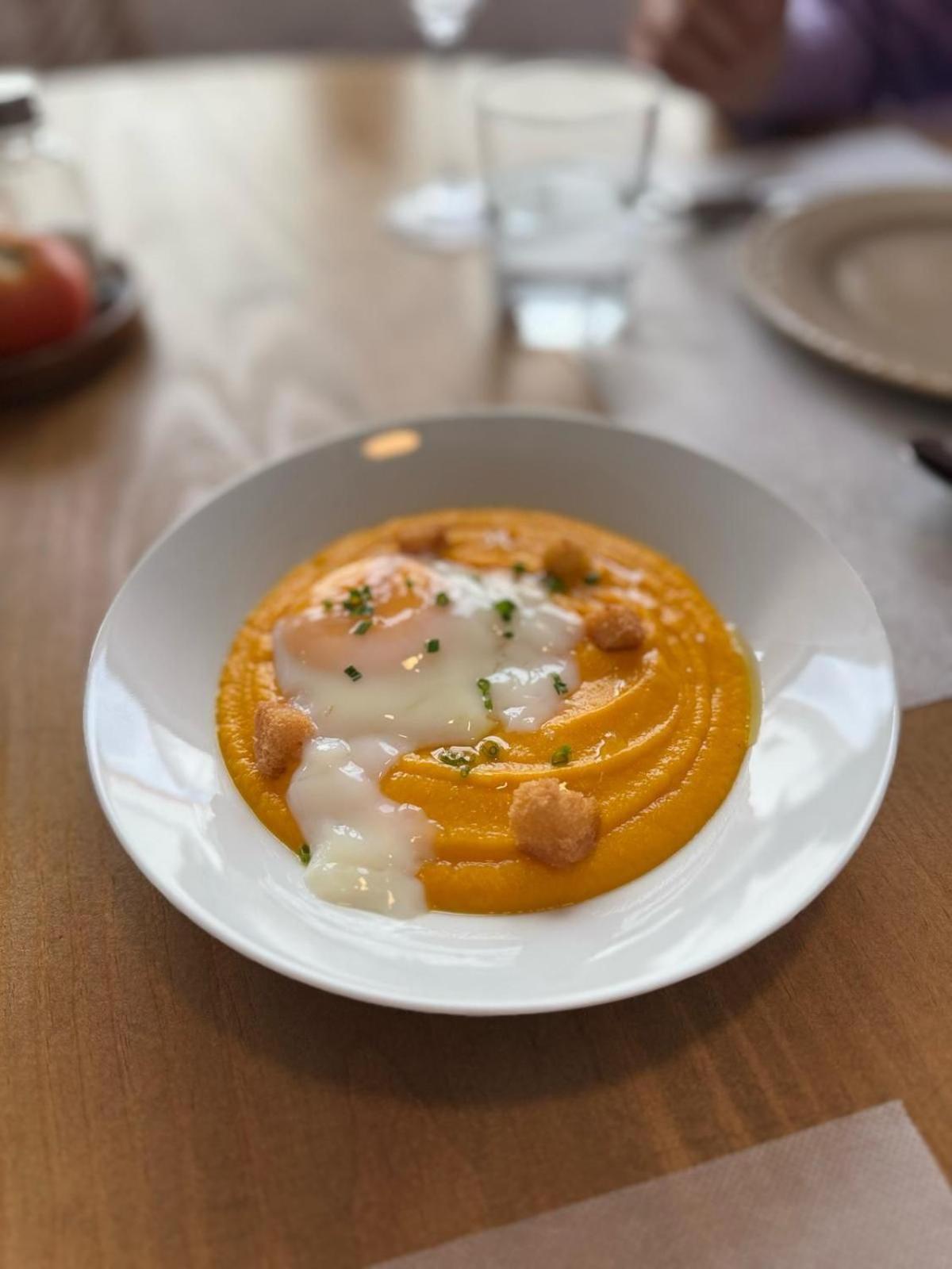 カダケス La Fonda Bed & Breakfast エクステリア 写真